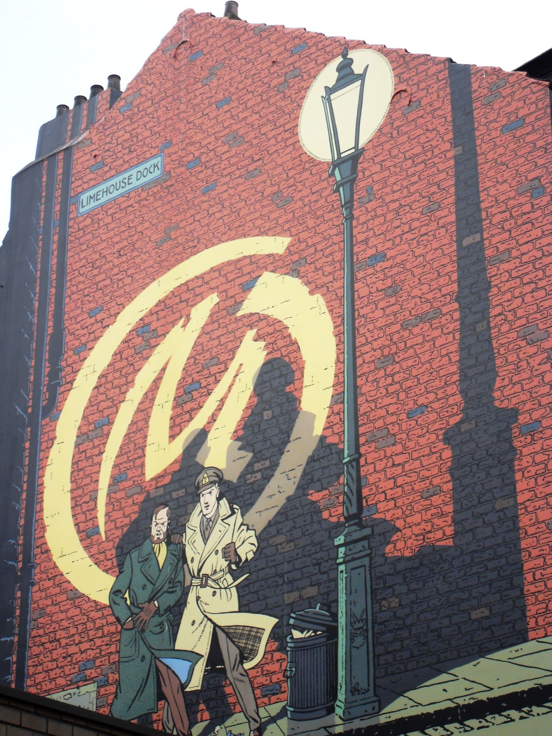 Uno dei murales del Comic Strip Route, dedicato al fumetto Blake e Mortimer di Edgar P. Jacobs, dipinto su una parete cieca nel centro di Bruxelles.
