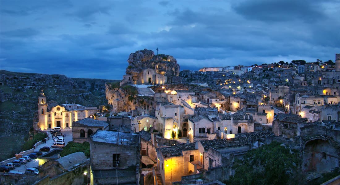 Scorcio dei Sassi di Matera, oggi Patrimonio UNESCO dopo decenni di abbandono seguiti allo sfollamento degli anni '50.