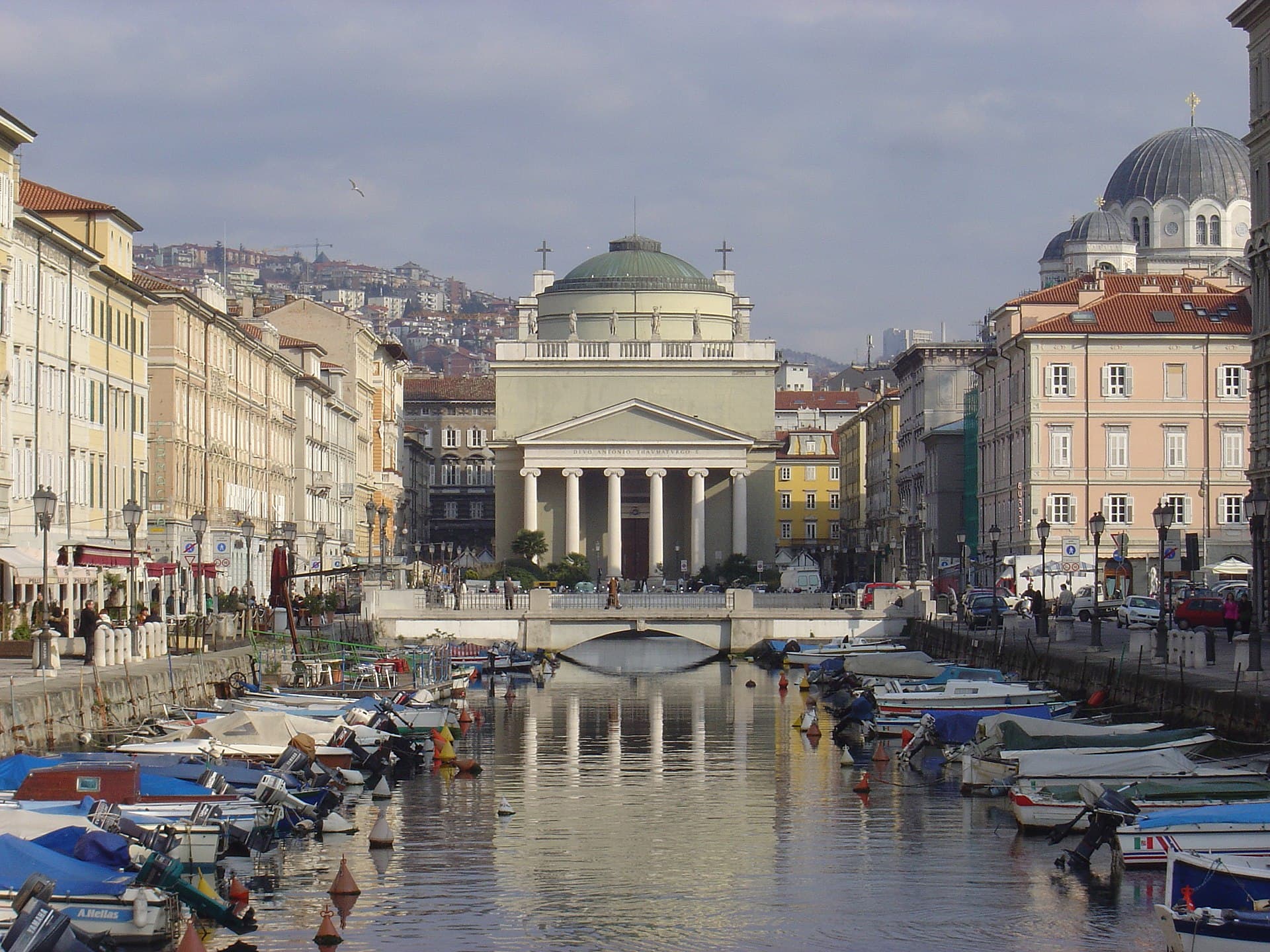 The Canal Grande in the Borgo Teresiano, with Sant'Antonio Taumaturgo at the end and the domes of San Spiridione on the right.